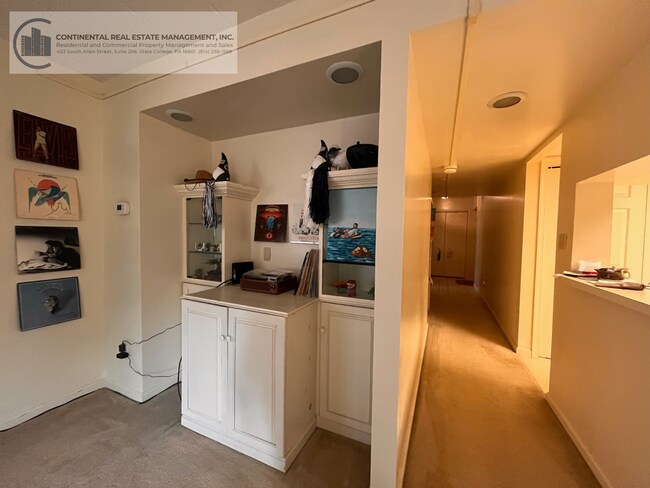 Building Photo - Downtown 2 Bedroom/2 Bathroom Apartment