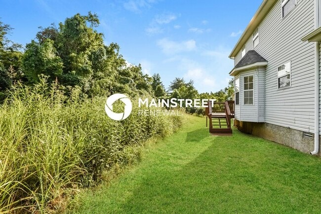 Building Photo - 3 Bedroom Pet-Friendly Home in OLD HICKORY...