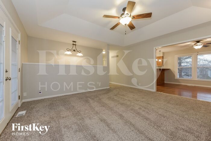 Building Photo - 207 W Heritage Dr