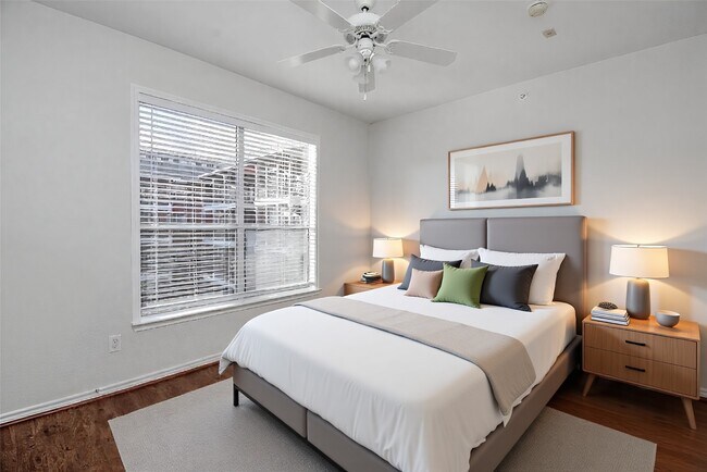 Building Photo - 2400 McCue Rd