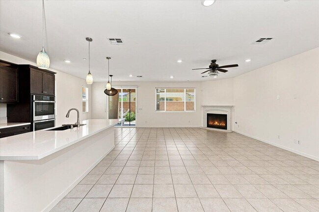 Building Photo - 40082 Catania Ct