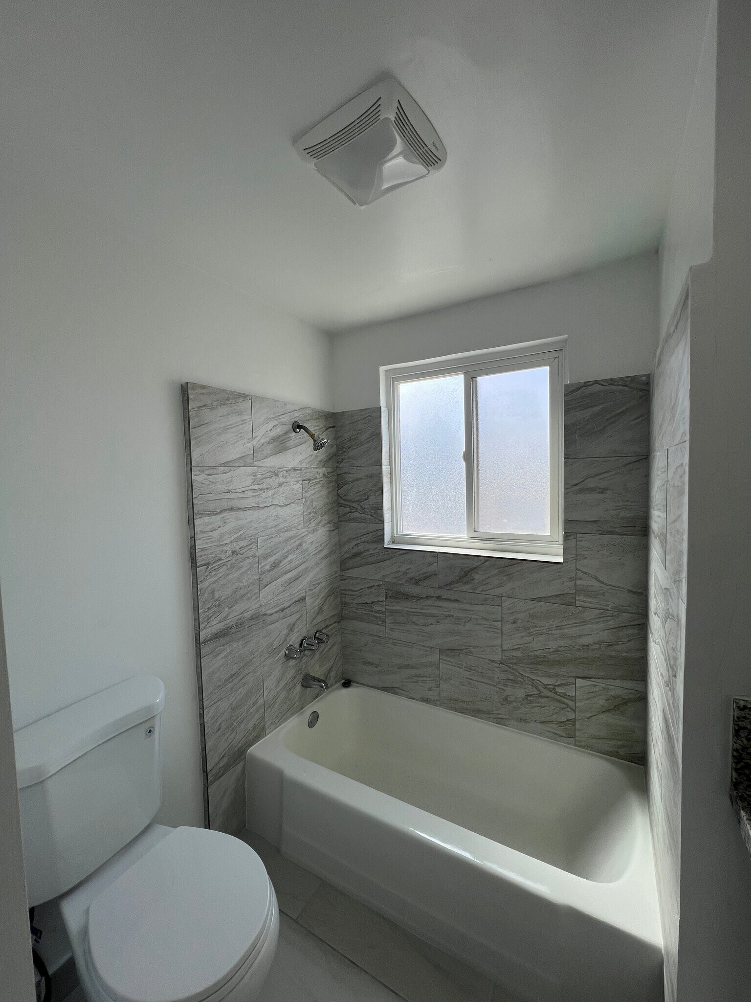 Building Photo - 1102 W Broadway