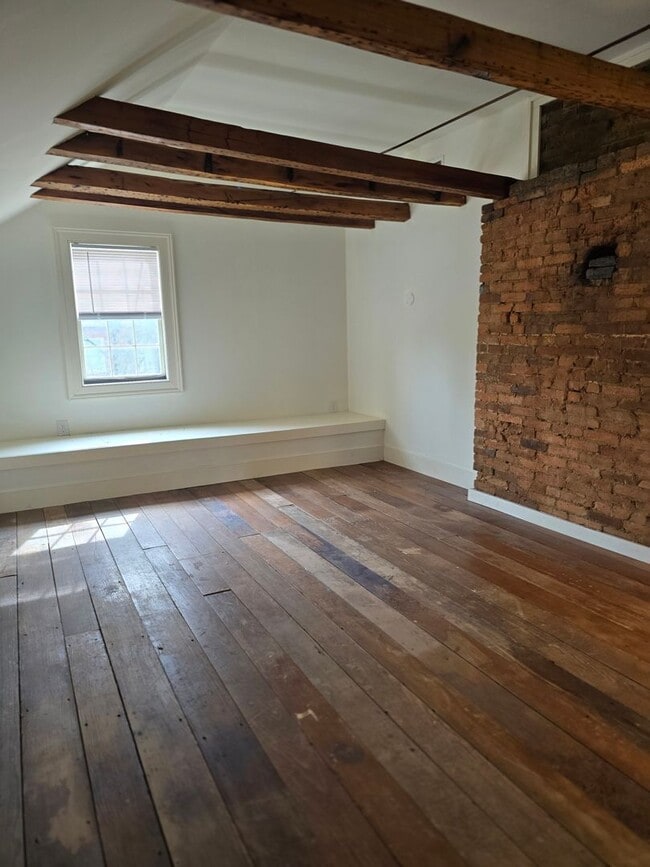 Building Photo - Historic Home available in Frankfort Kentucky