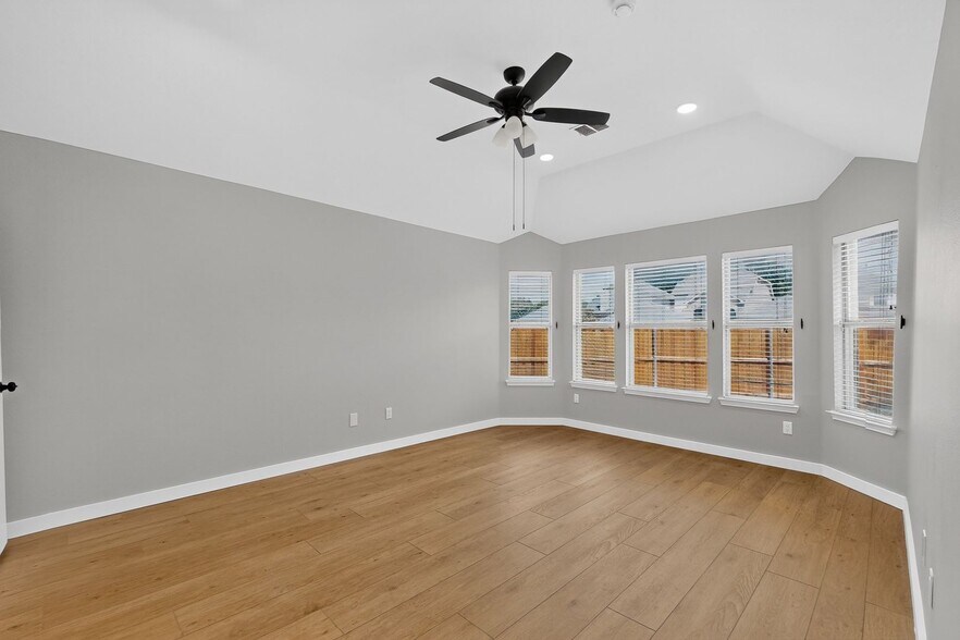 Building Photo - 11112 Amber Valley Dr