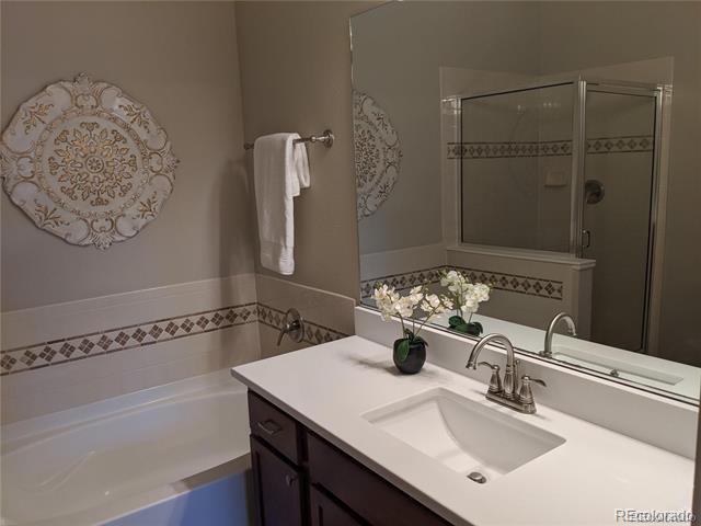 Building Photo - 10176 Park Meadows Dr