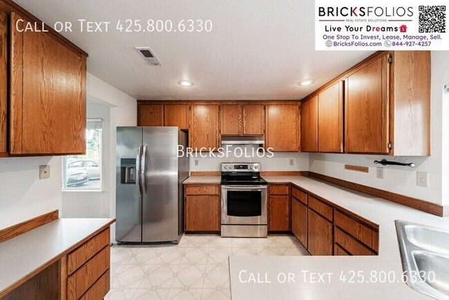 Building Photo - Gorgeous Home For Rent in Silver Firs Comm...