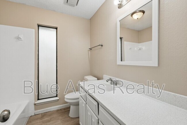 Building Photo - 6526 Aires Dr