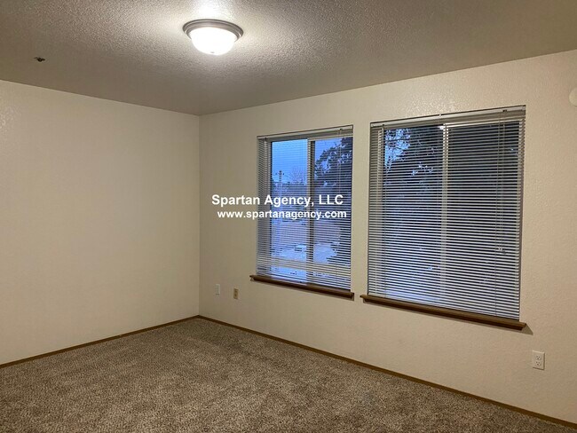 Building Photo - 131 23rd Ave SE