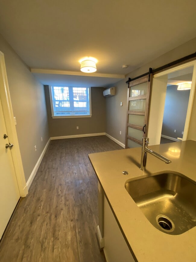 Building Photo - Butternut Apartments