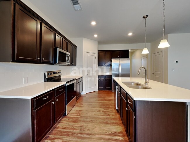 Building Photo - 5981 Hagar Vly Dr