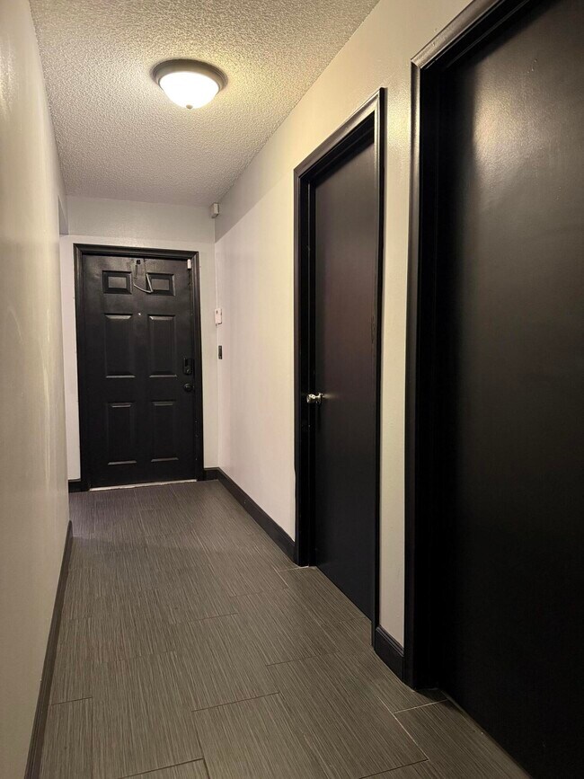 Building Photo - 1389 Pines Ln