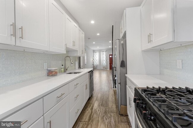 Building Photo - 2208 S 5th St