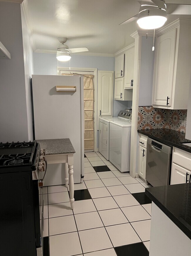 Kitchen & Laundry - 10804 Ashby Ave