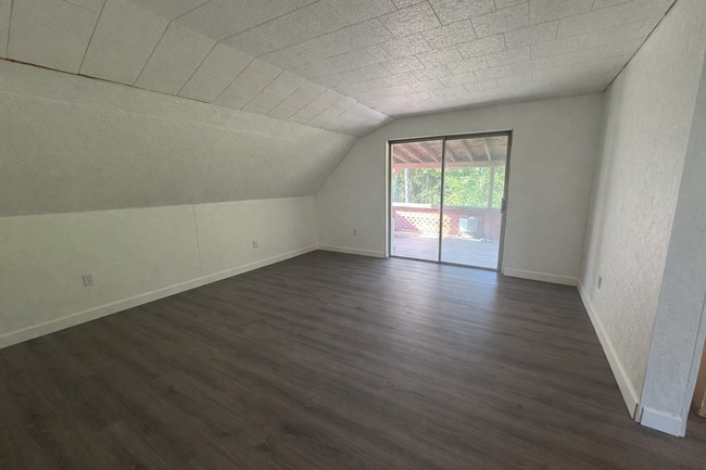 Building Photo - 7547-7549 E Lake St