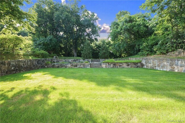 Building Photo - 261 Fox Meadow Rd