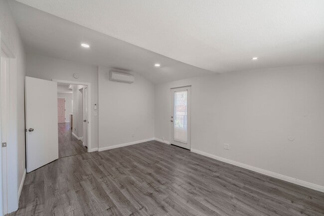 Building Photo - Beautifully updated 2 bed, 2 bath single-family home in Logan Heights