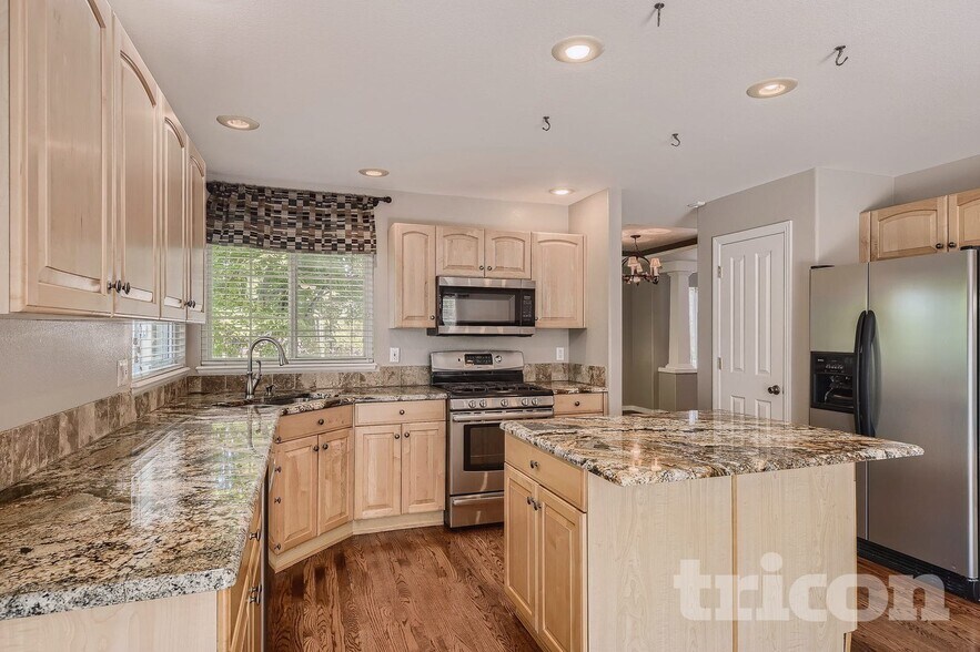 Building Photo - 15812 Crestrock Cir