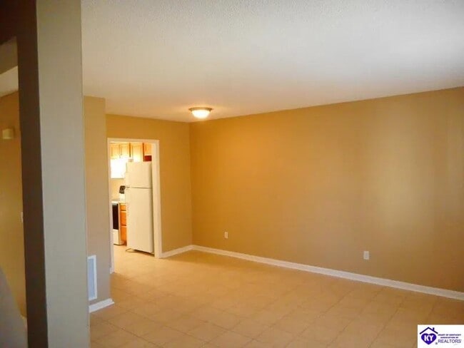 Building Photo - 700 Westport Rd