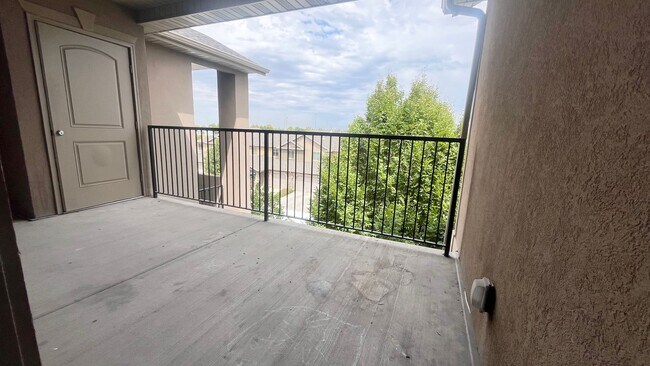 Building Photo - 1019 Village River Ln