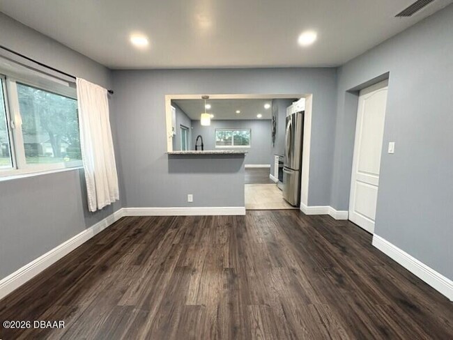 Building Photo - 2455 Princeton Rd