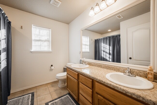 Building Photo - 4357 Beacon Ct