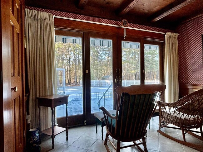 Building Photo - 104 Woodland Rd