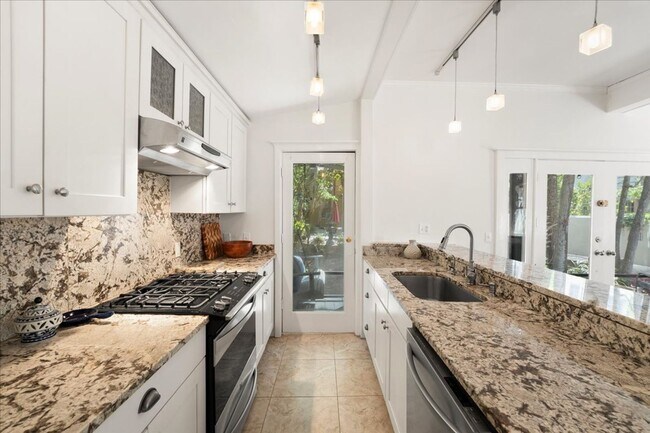 Building Photo - Downtown St. Augustine 2BD/2BA Historic Home