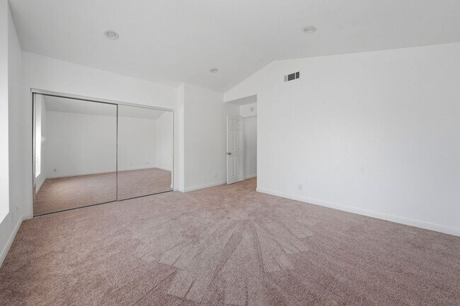 Building Photo - SPACIOUS 4 BEDROOM, 3 BATH HOME WITH 3-CAR GARAGE!