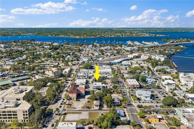 Building Photo - 310 SE Denver Ave