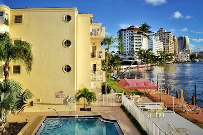 Building Photo - 2908 Bayshore Dr