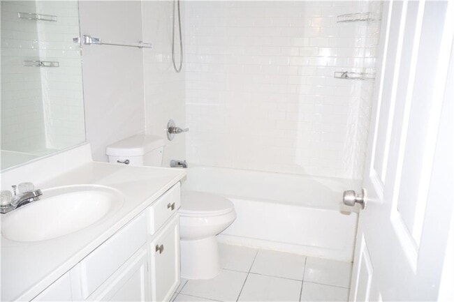Building Photo - 308 Mill Pond Ct SE