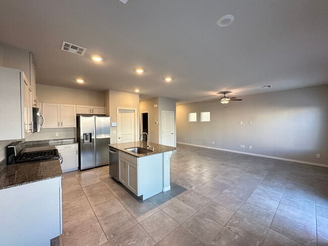 Building Photo - 7860 Pink Opal Ave
