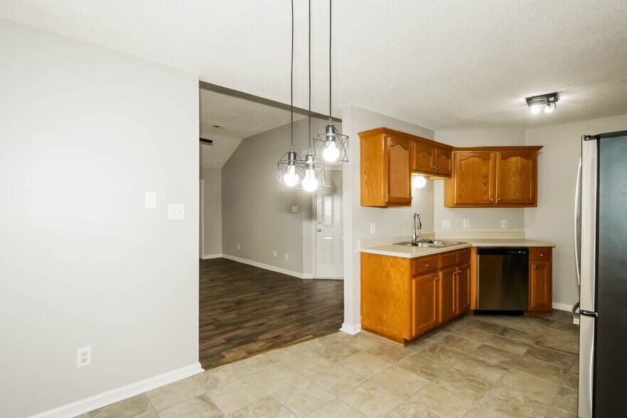 Building Photo - 5981 Wagon Hill Rd W