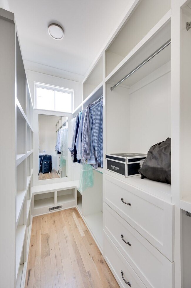 Building Photo - Dream home in the heart of Belle Meade, located on a private dead-end street!