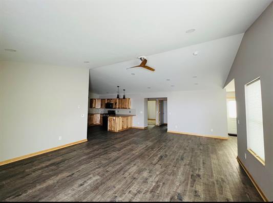 Building Photo - 403 Walnut Ct