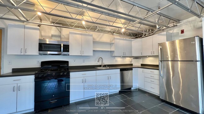 Building Photo - Lovely loft in Emeryville walking distance...