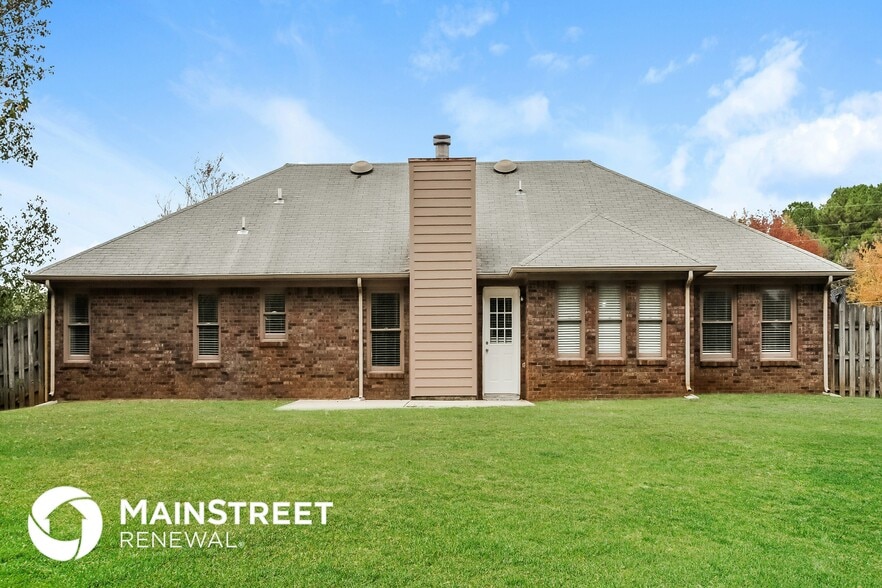 Building Photo - 132 Capote Dr