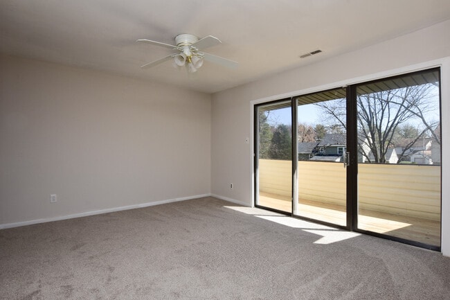 Building Photo - 10 E Daisy Ln