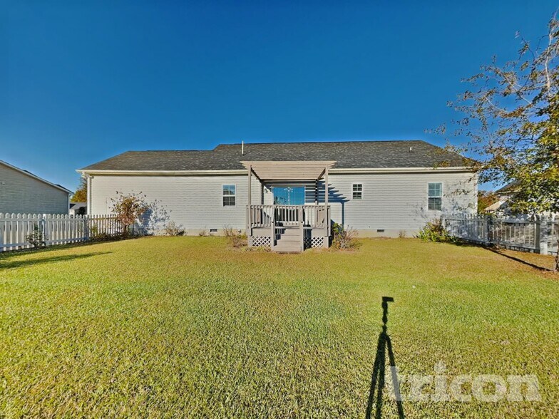 Building Photo - 185 Southern Pl