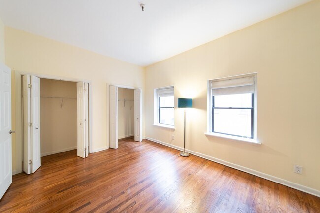 Building Photo - 227 Christopher Columbus Dr