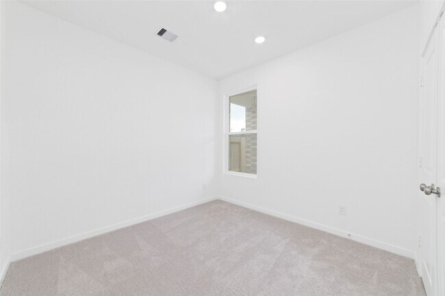 Building Photo - 31409 Moore Rd