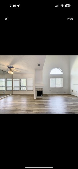 Building Photo - 2216 Stonington Ave