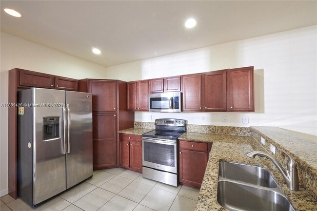 Building Photo - 9365 SW 171st Ct