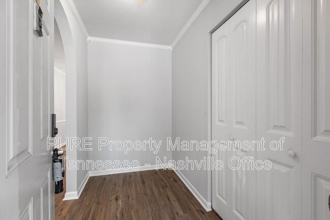 Building Photo - 3000 Hillsboro Pike