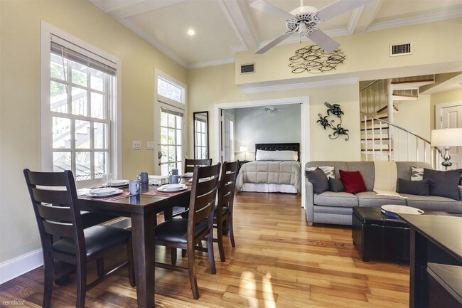 Building Photo - 2 br, 1.5 bath  - Lazy Gecko