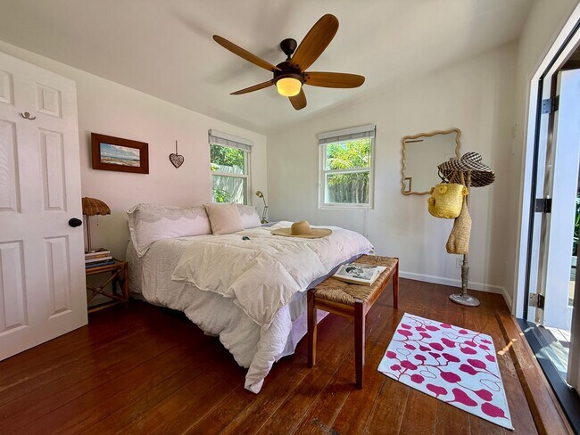 Building Photo - Gorgeous Fully Furnished Ocean Beach Retreat + FLEXIBLE STAY