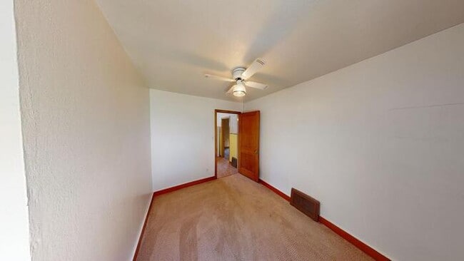 Building Photo - 312 8th St NW