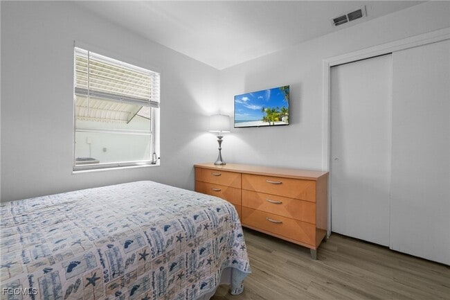 Building Photo - 1661 Coronado Rd