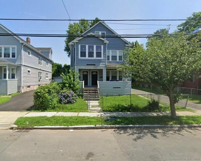 Building Photo - 30 Milford St