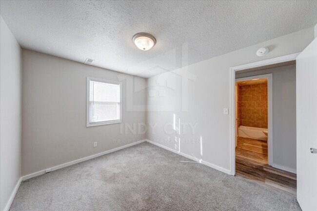 Building Photo - 205 N Manngrove Ln